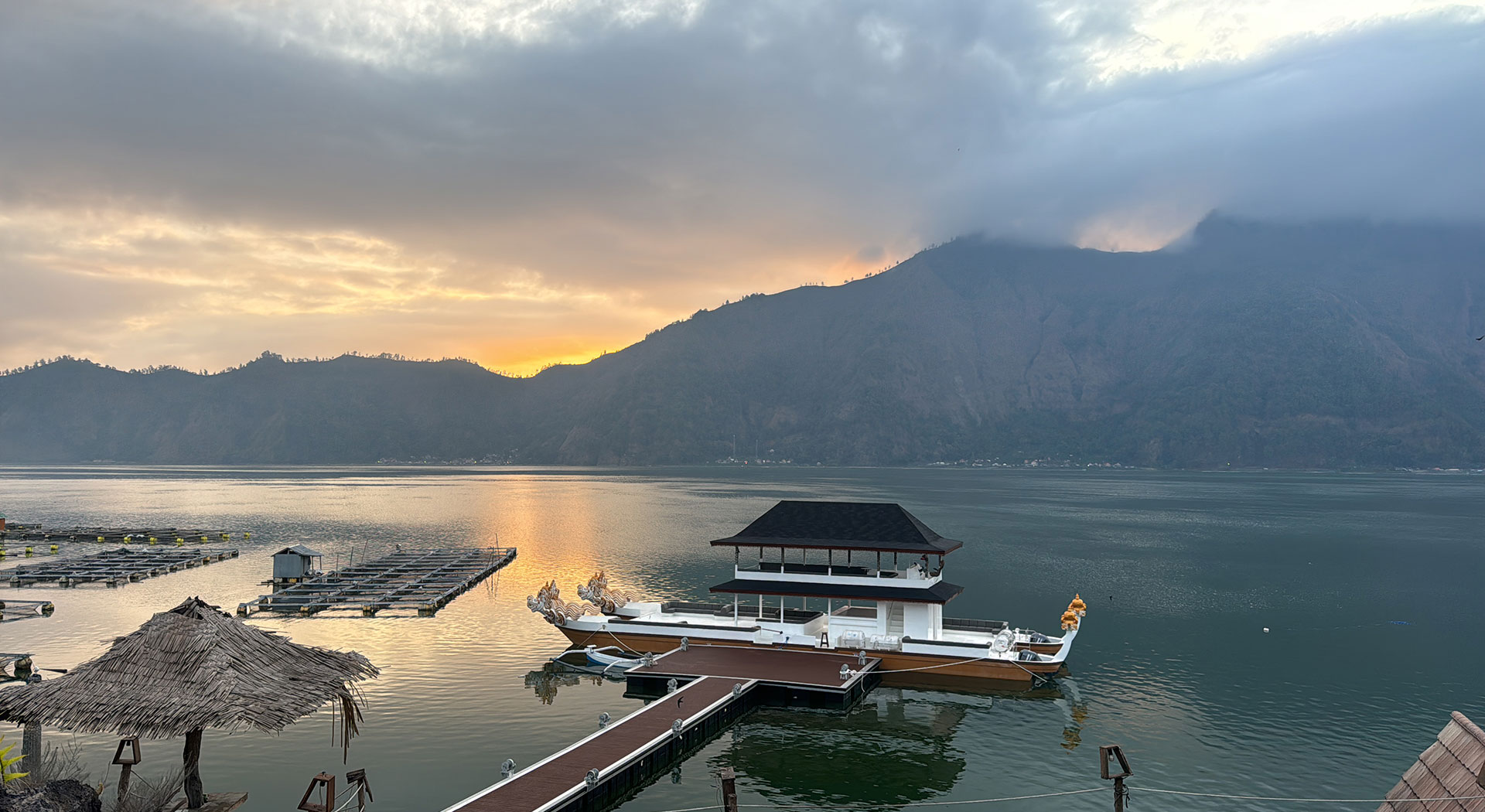 Ketua DPRD Bangli Hadiri Pelayaran Perdana Royal Songan Cruise di Danau Batur