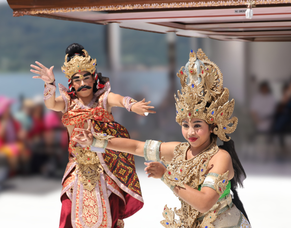 the tale of balingkang, Bali cultural show on boat, The Tale of Balingkang, Royal Songan Cruise performance, Kintamani cultural tourism, Lake Batur live show, Dalem Balingkang story, traditional Balinese dance cruise, Sri Jaya Pangus legend, Bali mountain cruise entertainment, Lake Batur theater, cultural boat tour Bali, Tan's Estate cultural cruise, Bali Aga performance, Trunyan village legends, Kintamani floating stage