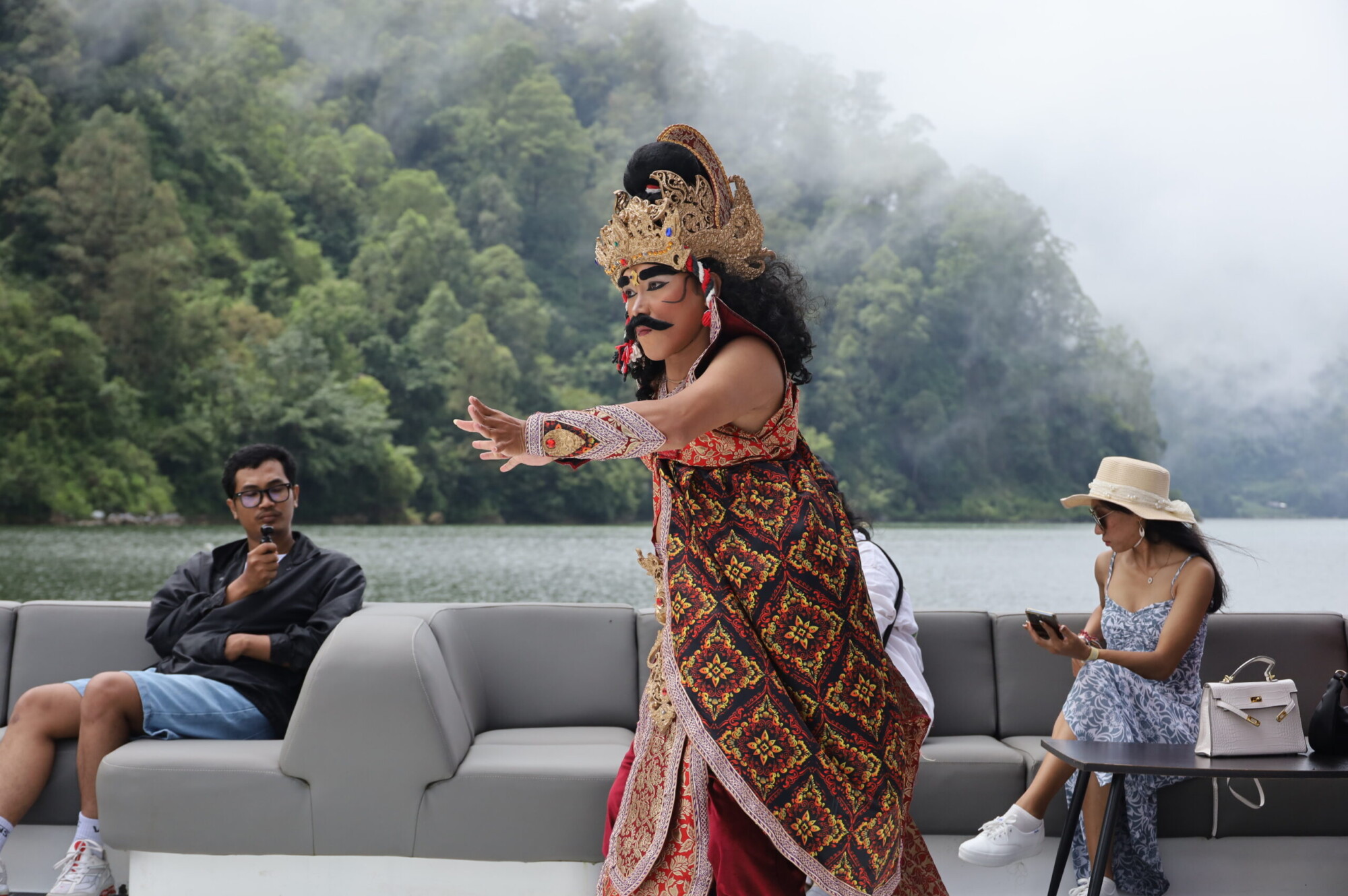 the tale of balingkang, royal songan cruise