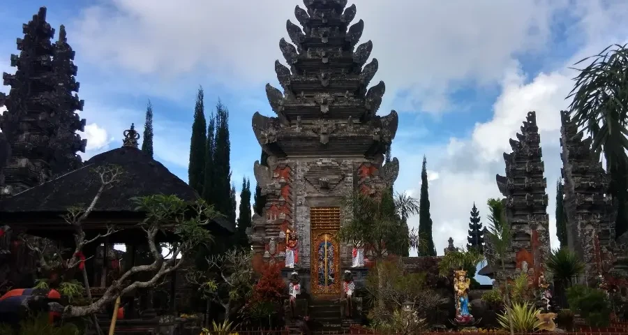 Ulun Danu Batur Temple Kintamani | tansestate.com