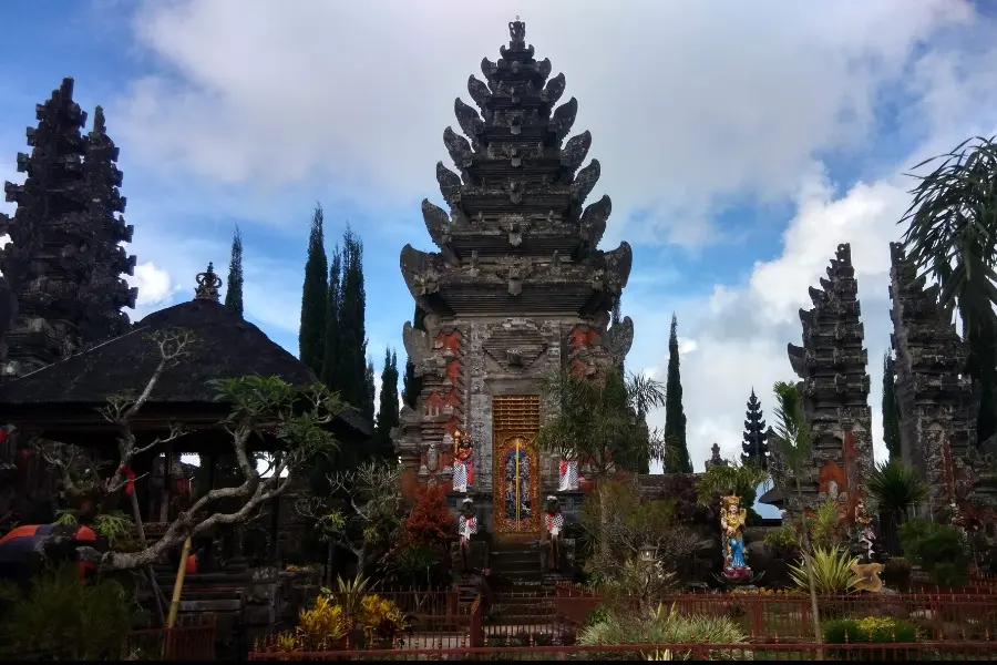 Ulun Danu Batur Temple Kintamani | tansestate.com